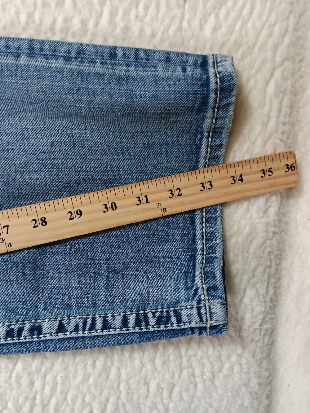 BKE Jeans Mens 38L 38x34 Blue Denim Tyler Straight Leg Whiskers Western Rodeo